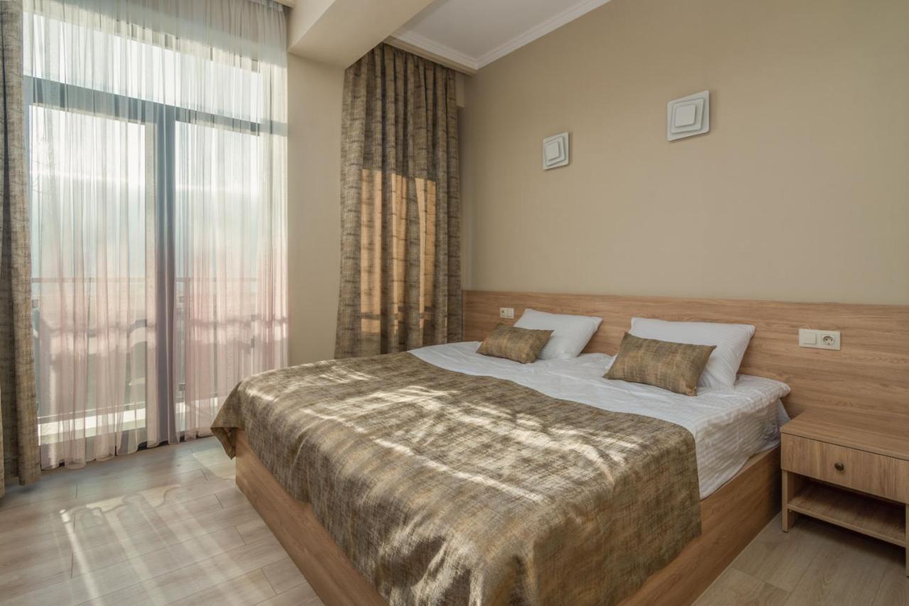 Hotel Alexandria Saguramo Exterior foto